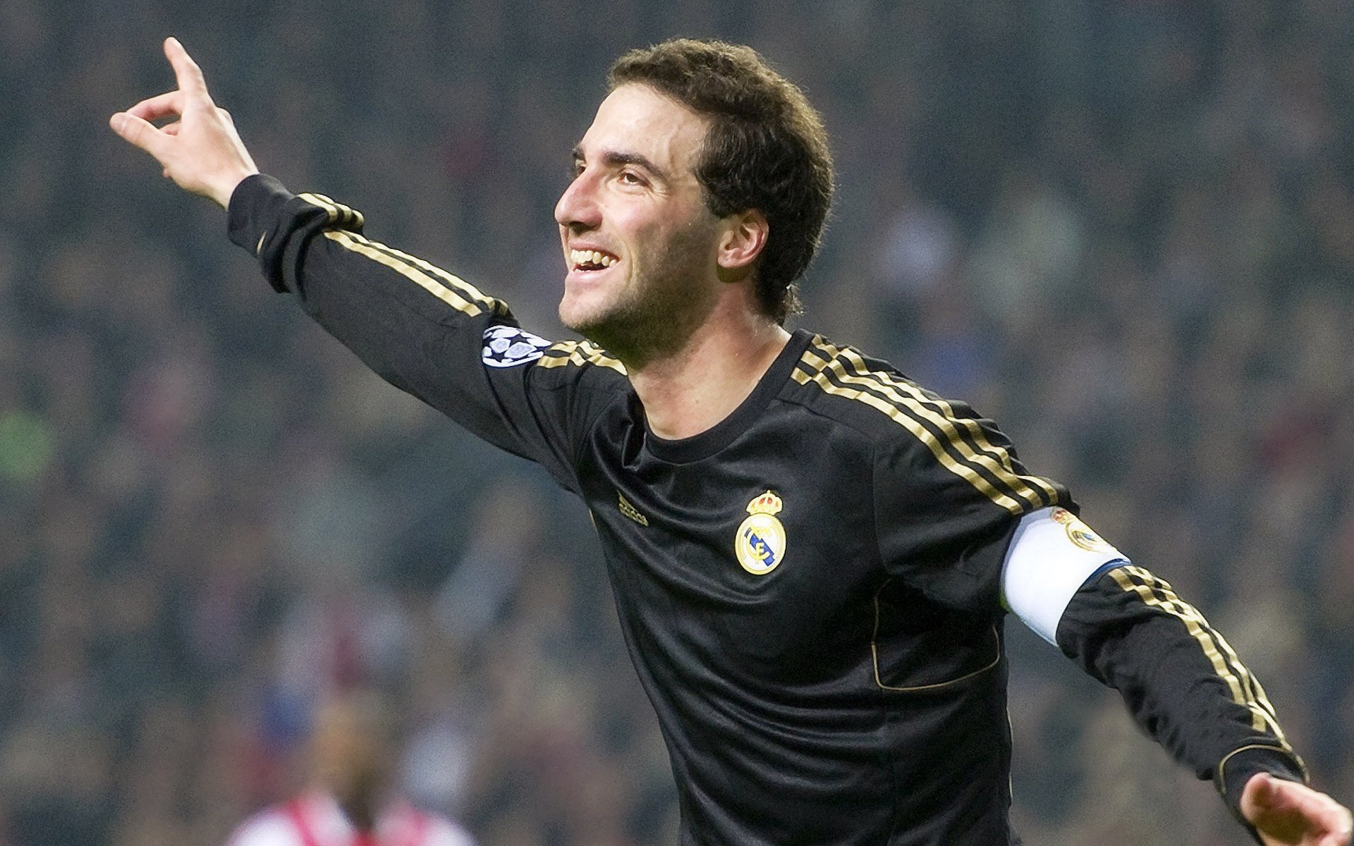 “并非郑智,国安新帅或敲定:37岁的名宿教练背后的人情与实力”