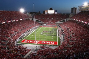 场馆设施提升观赛体验，场馆建设