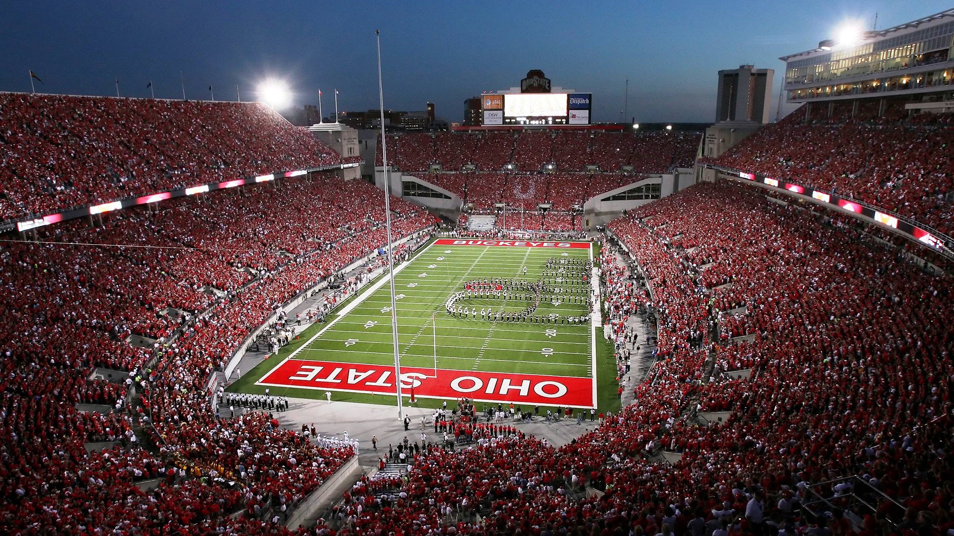 场馆设施提升观赛体验，场馆建设